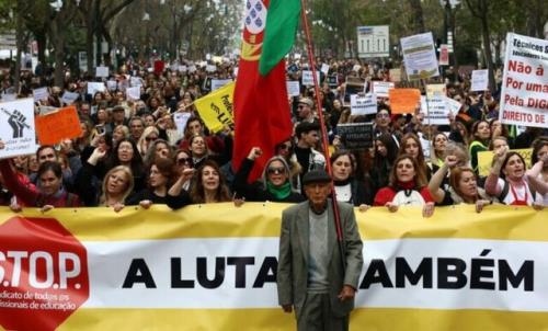 اعتراض هزاران معلم در پرتغال به دستمزدهایشان