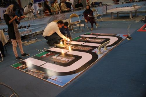 رقابت ۱۰۰۰ دانش آموز در مسابقات نادکاپ شریف