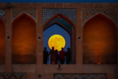 ابرماه امشب می درخشد آسمان پاییزی ایران میزبان پدیده ای کم نظیر
